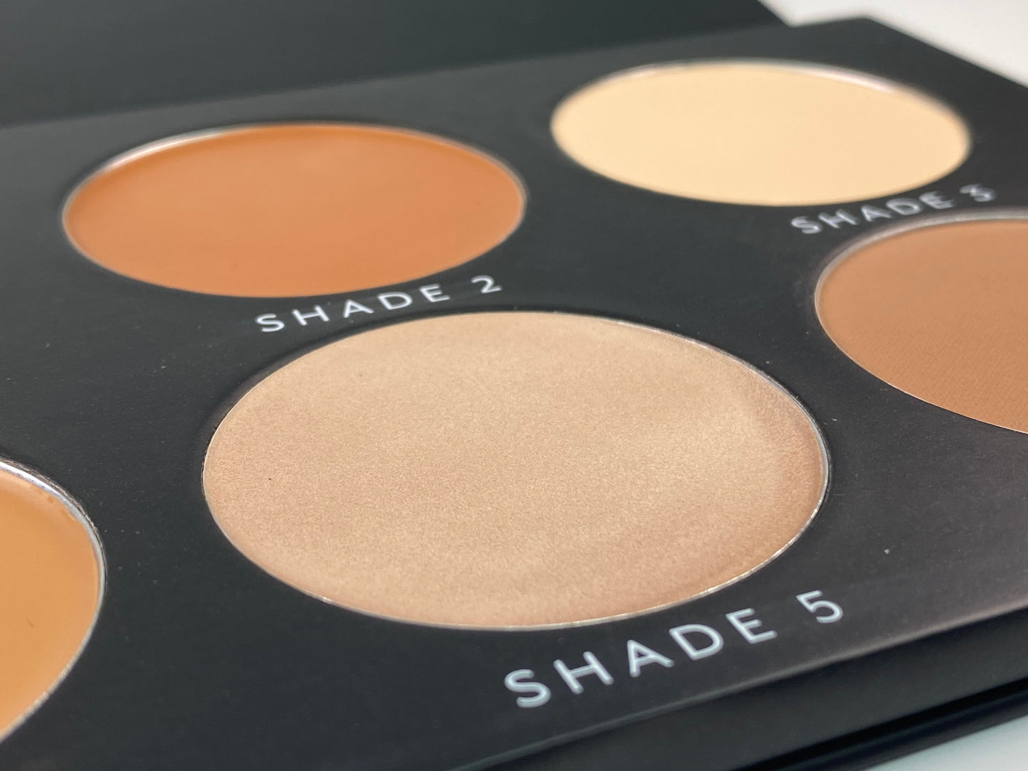 WATERPROOF PRO CONCEALER & CONTOUR PALLET